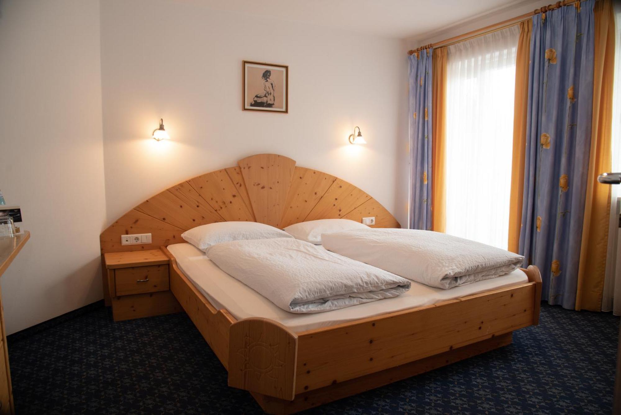 Deluxe Double or Twin Room Mountain View